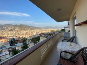 Holiday Apartment on the Castle Road with a View